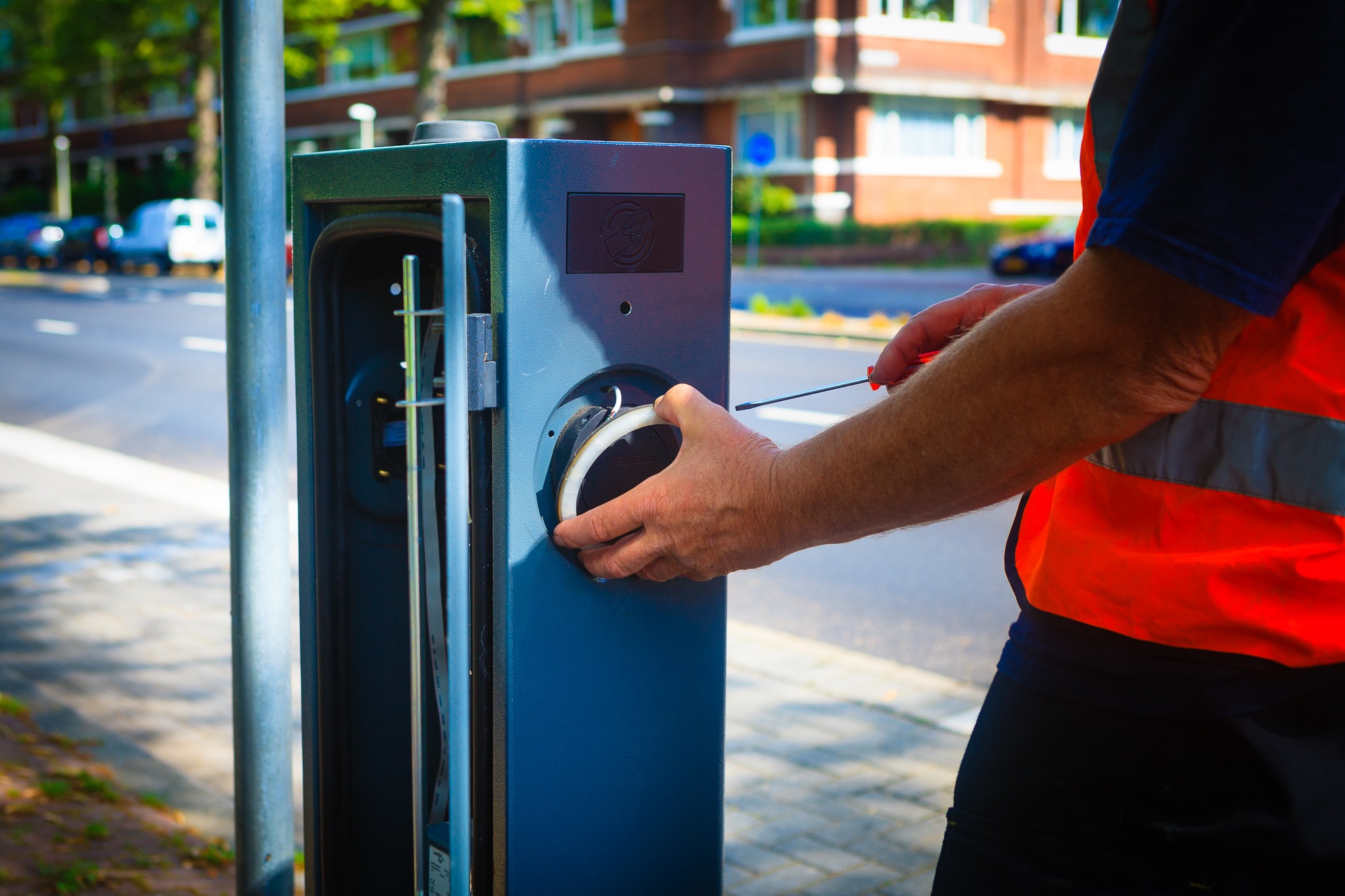 Samenwerken voor meer monteurs laadpalen EV