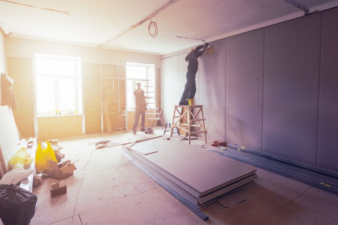 Van isolatie tot laadinfra: Zeb Bergsma zet de zeven stappen van verduurzaming